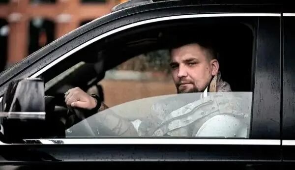 Jac баста. Машины василия вакуленко. Баста автомобиль. Баста автопарк. Баста машины.