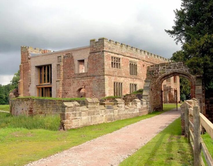 Дом крепость 8. Замковый комплекс astley castle,. замок эйдон англия. средневековый каменный дом.