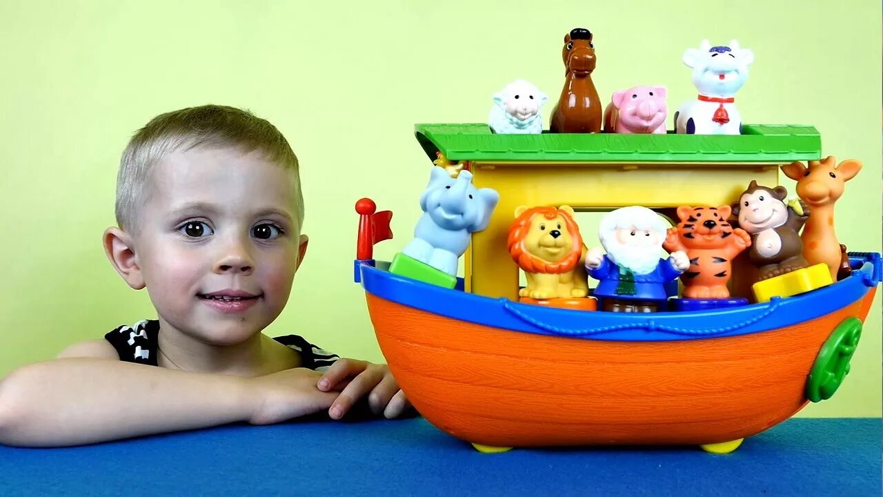 Носики Курносики Даник. Видео для детей. Даник и игрушки. Развивающие видео для детей 4 лет