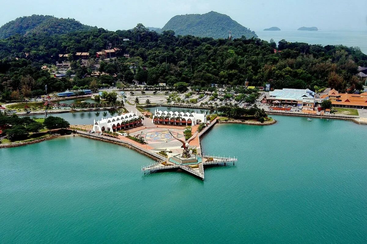 Малайзия туризм. Остров Лангкави Малайзия. Курорт Лангкави (Малаккский пролив). Куах Лангкави. Куала Лумпур Лангкави.