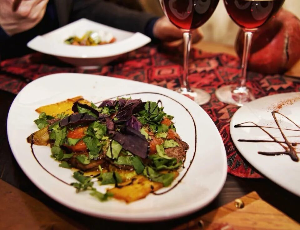 наршараб кисло-сладкий кинто. каролез кафе севастополь. наршараб ресторан на севастопольском меню. соус юг. соус гранатовый наршараб permeris.