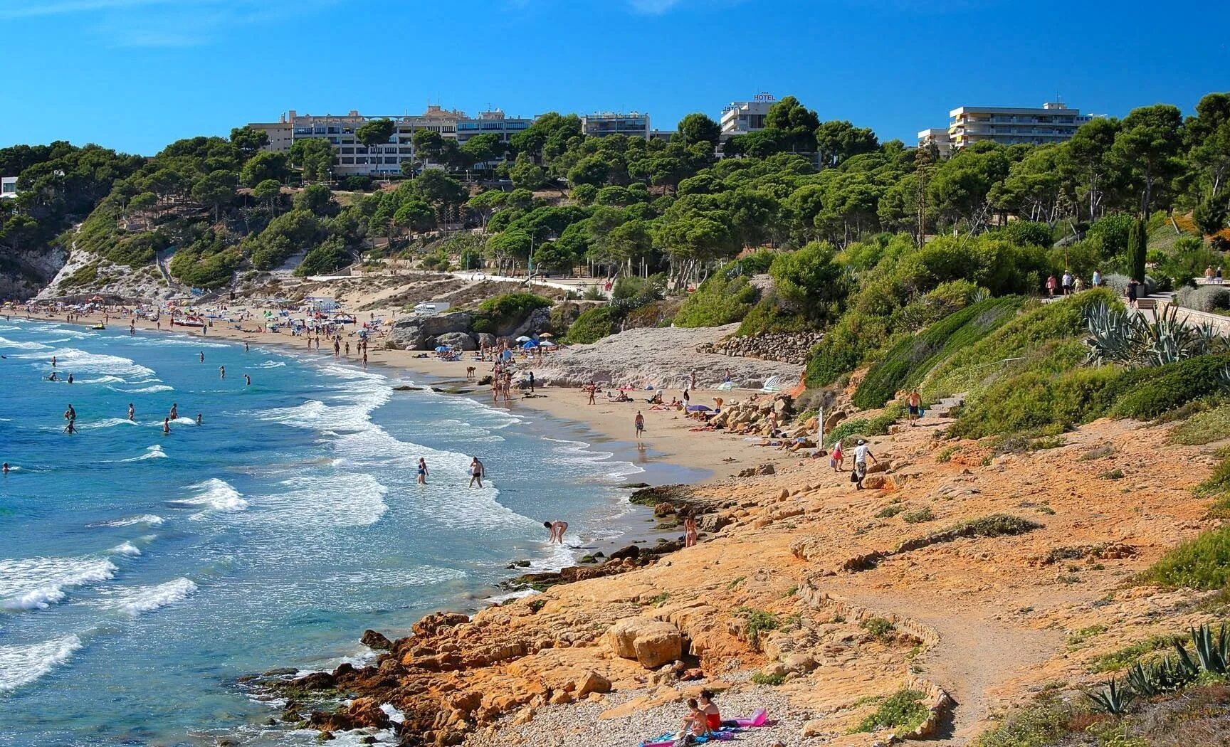 Пляж Льевант Салоу. Пляж Коста Дорада Испания. Salou Испания пляж. Каталония Салоу.