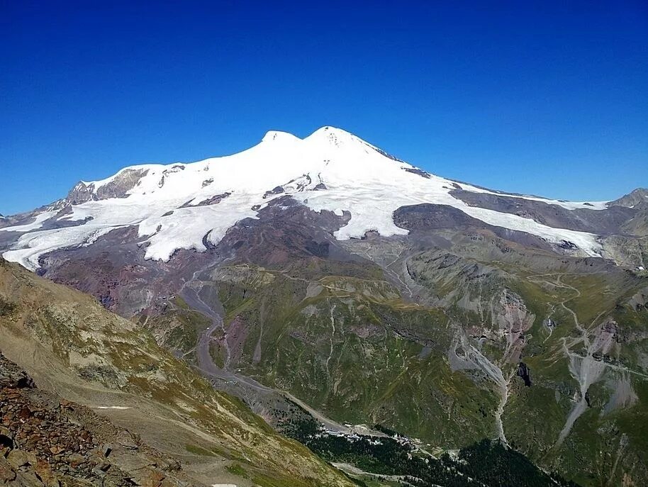 Гора Эльбрус 5642 м. Эльбрус высочайшая вершина Европы. Гора Эльбрус высота. Эльбрус высота вершин.
