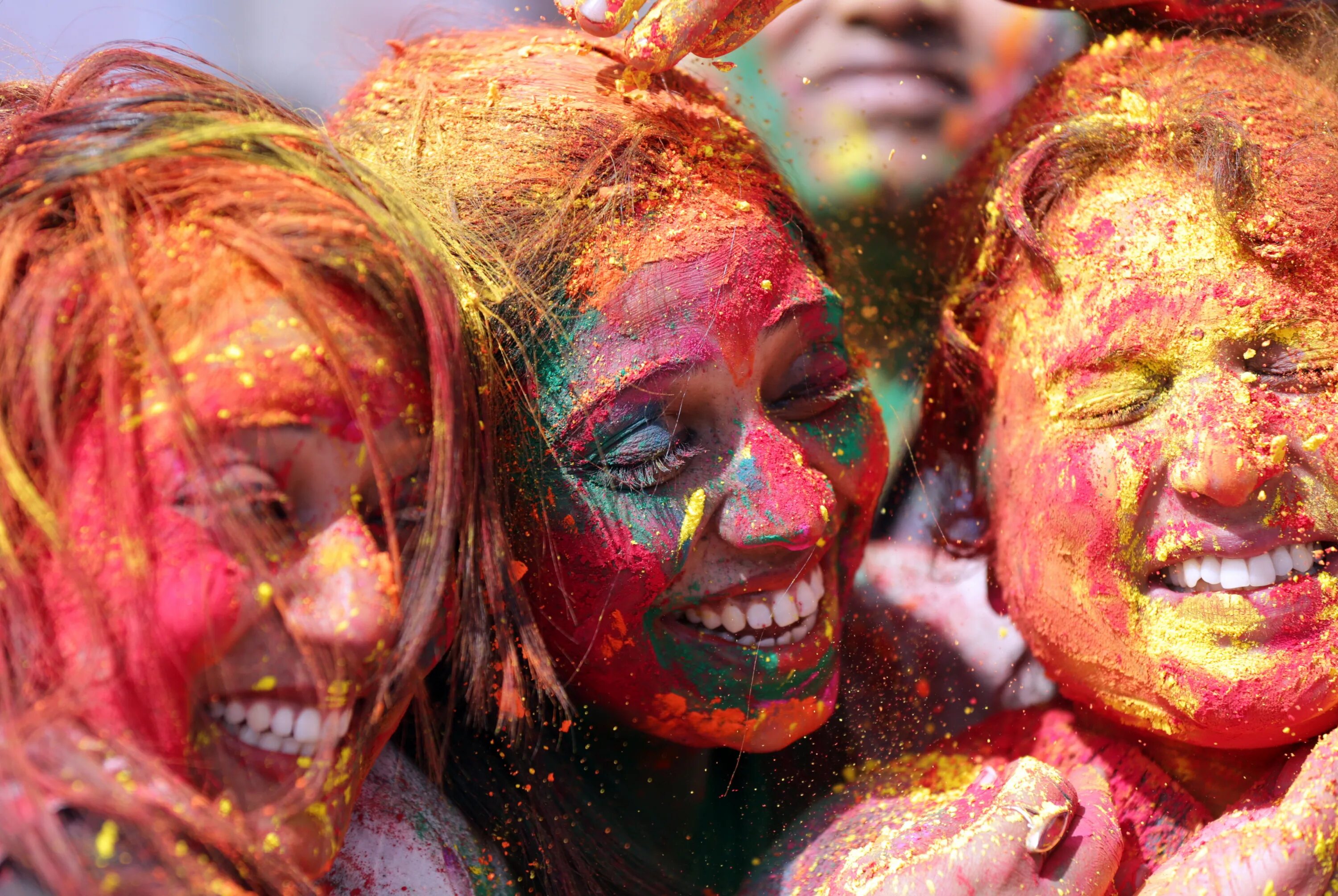 Фестиваль холе. Фестиваль красок Холи в Индии. Праздник красок Холи в Индии. День красок Холи в Индии.