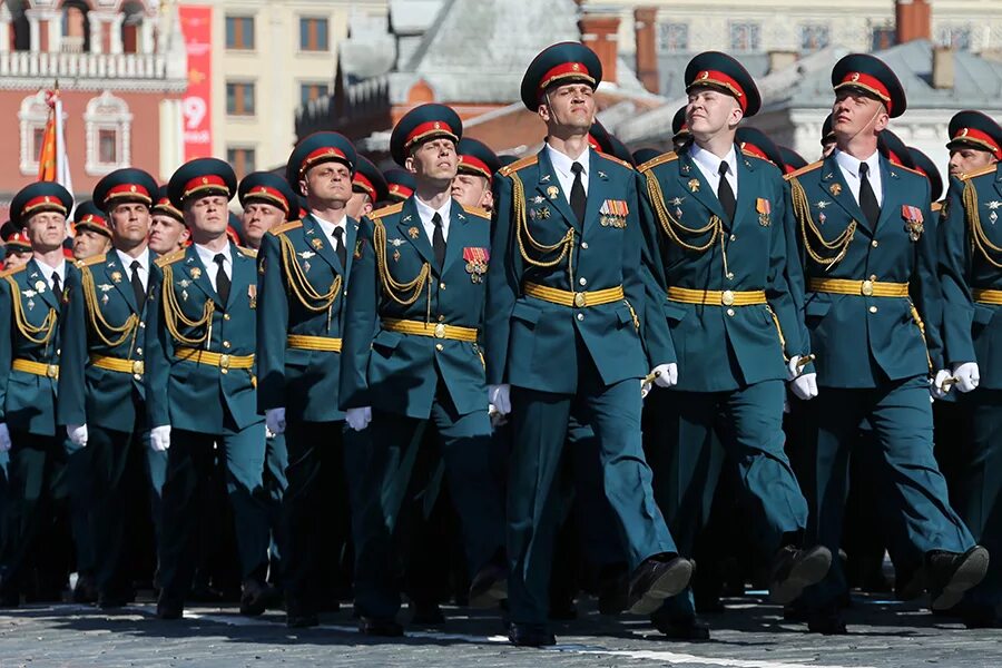 Парад офицеров. Парадная форма ПВО. Форма на парад. Парад форма сухопутных войск. Парад Сухопутные войска форма.