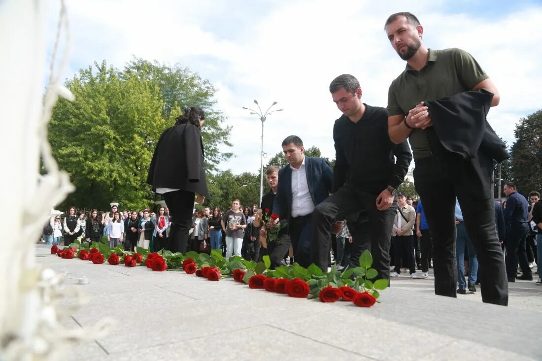 Что происходит в нальчике сейчас. Террористический акт в Ижевске. Траурное фото.