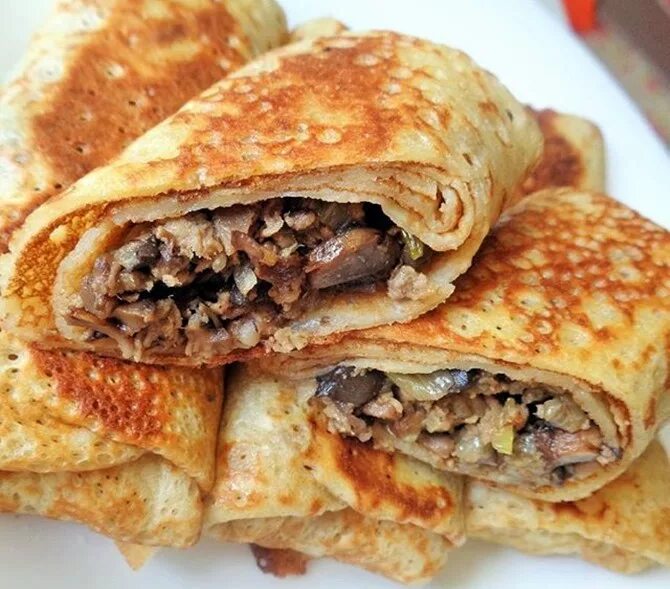 Блины с мясом и грибами. Блинчики с грибами. фаршированные блинчики мясо с грибами. блинчики с грибной начинкой.