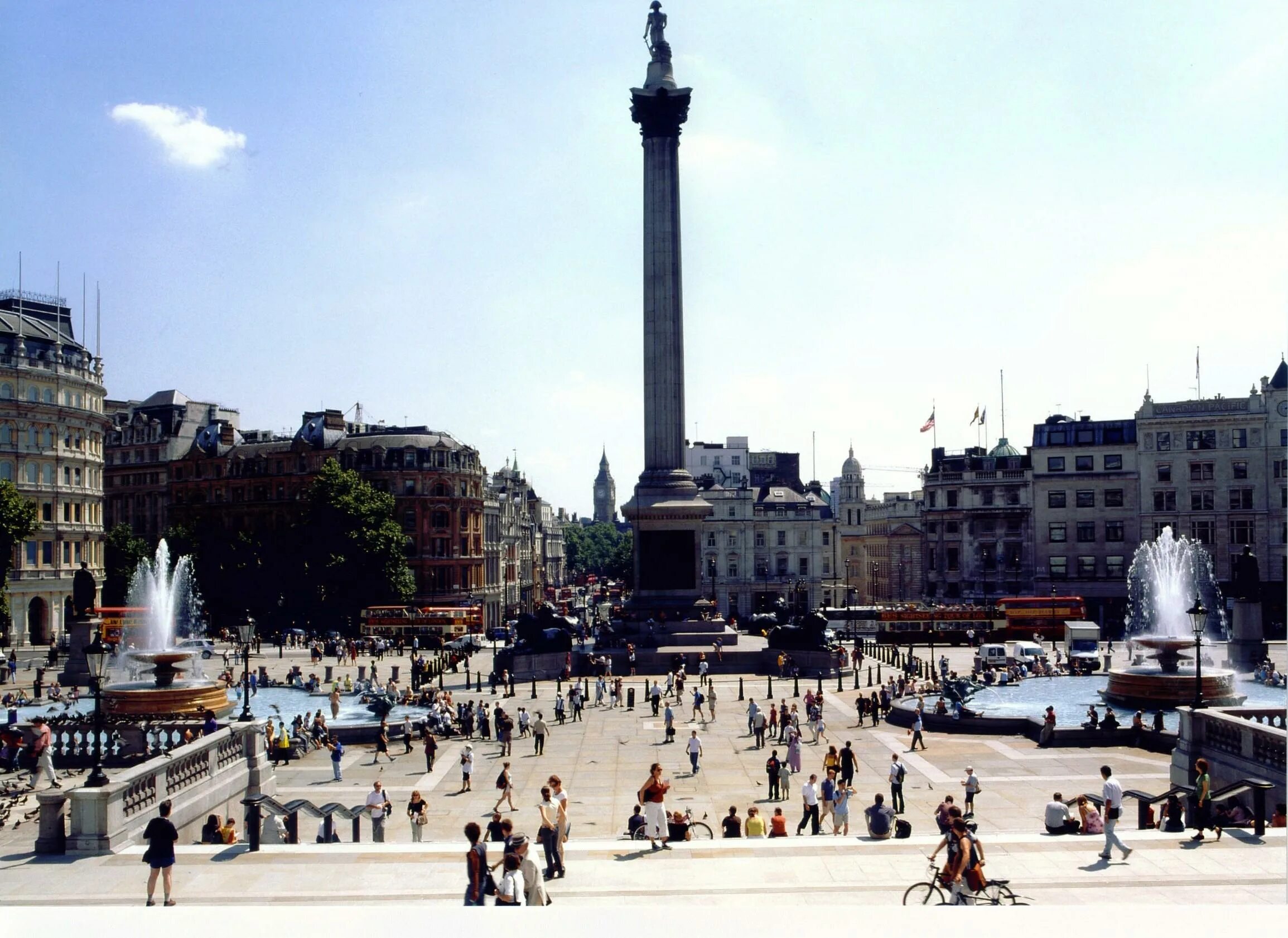 Трафальгарская площадь в лондоне фото. Лондон trafalgar square. Трафальгар сквер лондон. Большая площадь на английском. Достопримечательности лондона трафальгарская площадь.