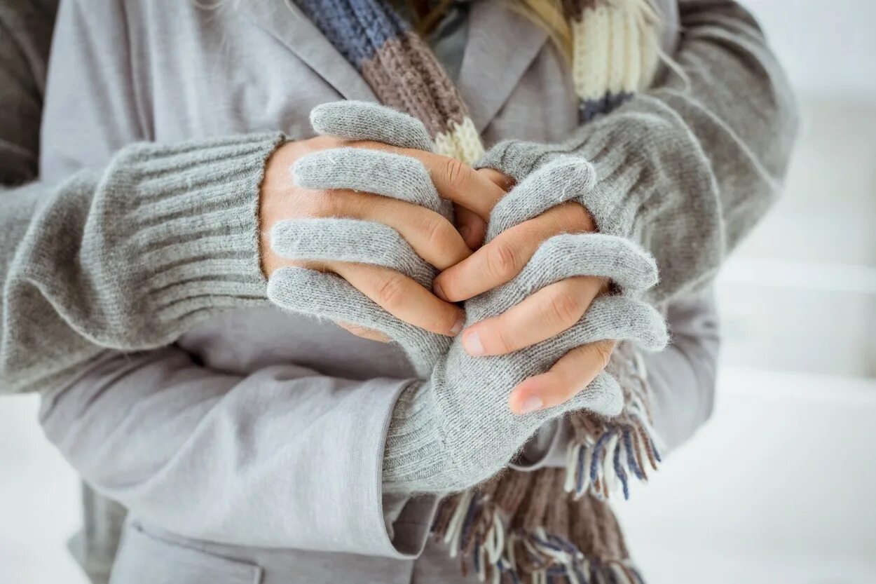 Связываем теплом. Согреть руки. Тепло в руках. Греет руки. Теплые ладошки.