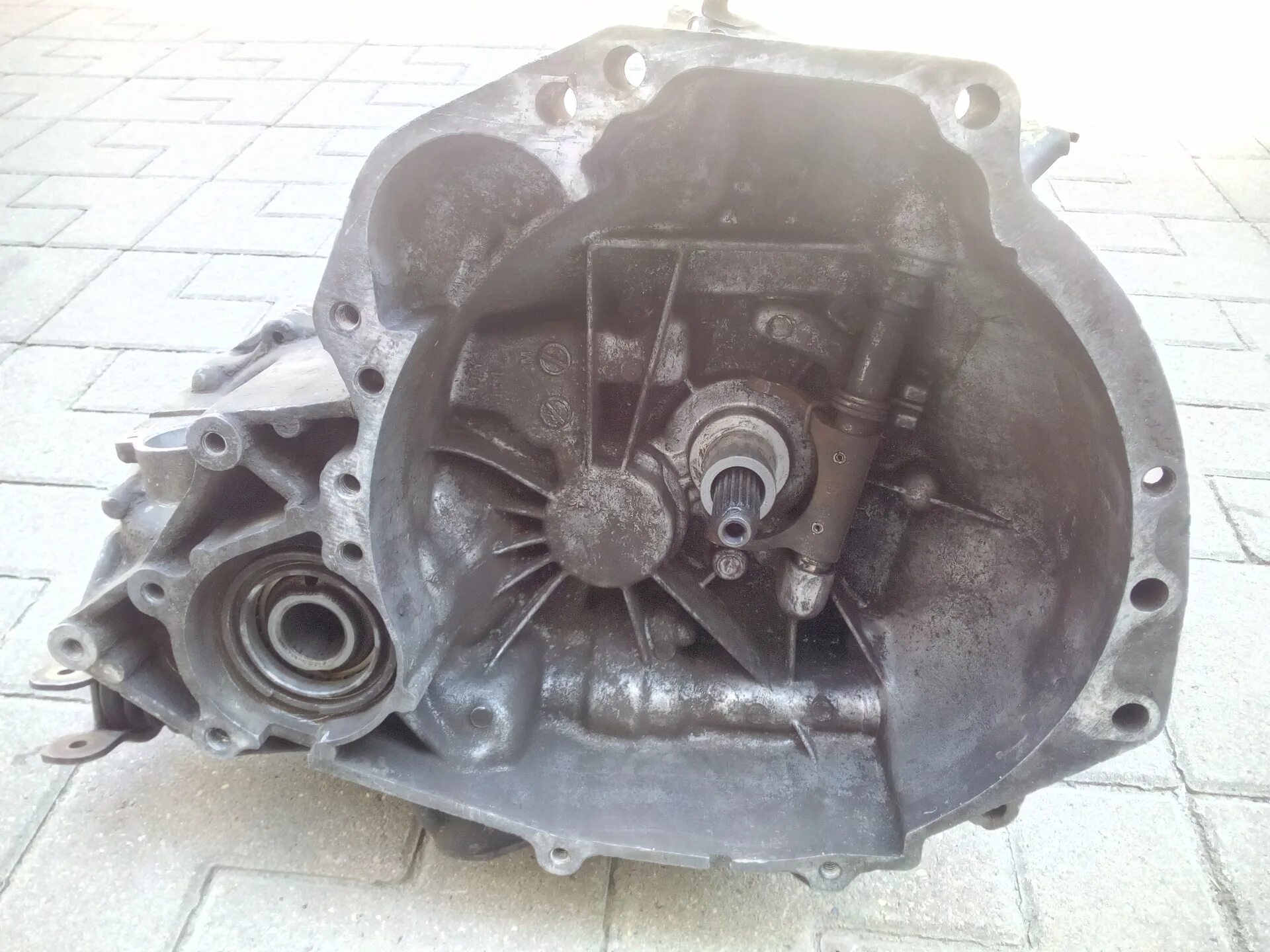 МКПП Nissan Almera p11. МКПП ga16. Вилка КПП ga16de. МКПП 1.8 крышка.