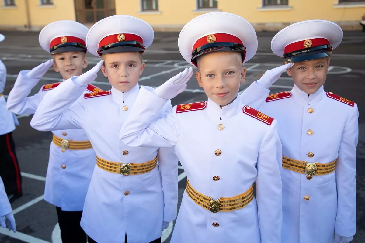 Детские военные школы. Кадетское Суворовское училище в Санкт-Петербурге. Военное училище в Санкт-Петербурге Суворовский ка детка. Суворовские и НАХИМОВСКИЕ военные училища. Военная школа.