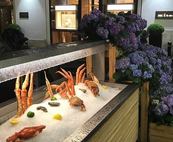 Вайн краб ресторан. Краб в ресторане. Ресторан вайн энд краб. Вайн энд краб ресторан на никольской. Ресторан вино и крабы в москве.