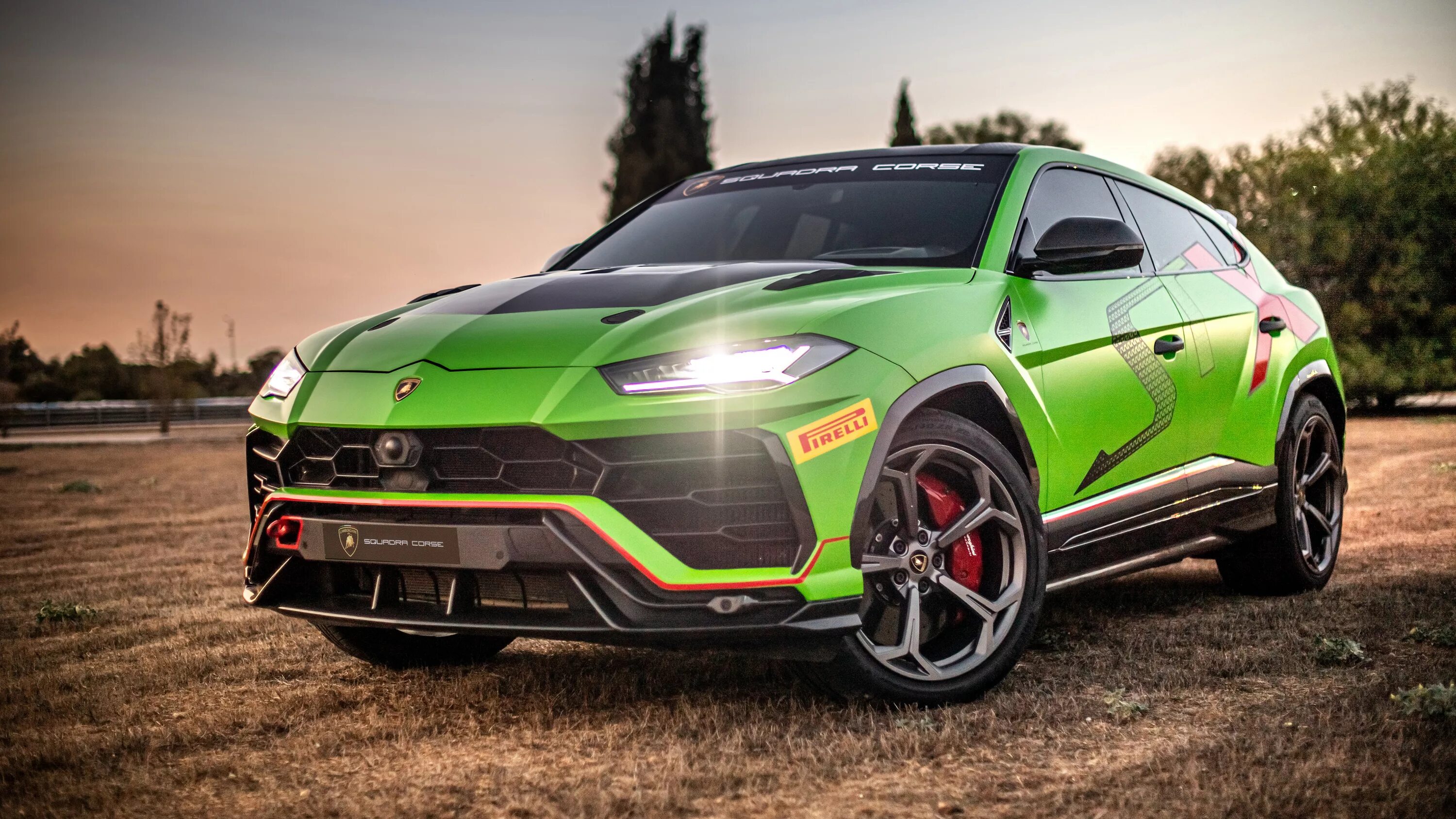 Супер кроссоверы. Ламборджини кроссовер Urus. Lamborghini Urus 2020. Кроссовер Ламборджини Урус 2020. Lamborghini Urus 2022.