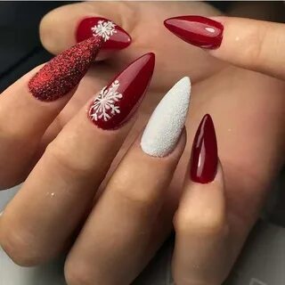 Дизайн на длинный миндаль на новый год
