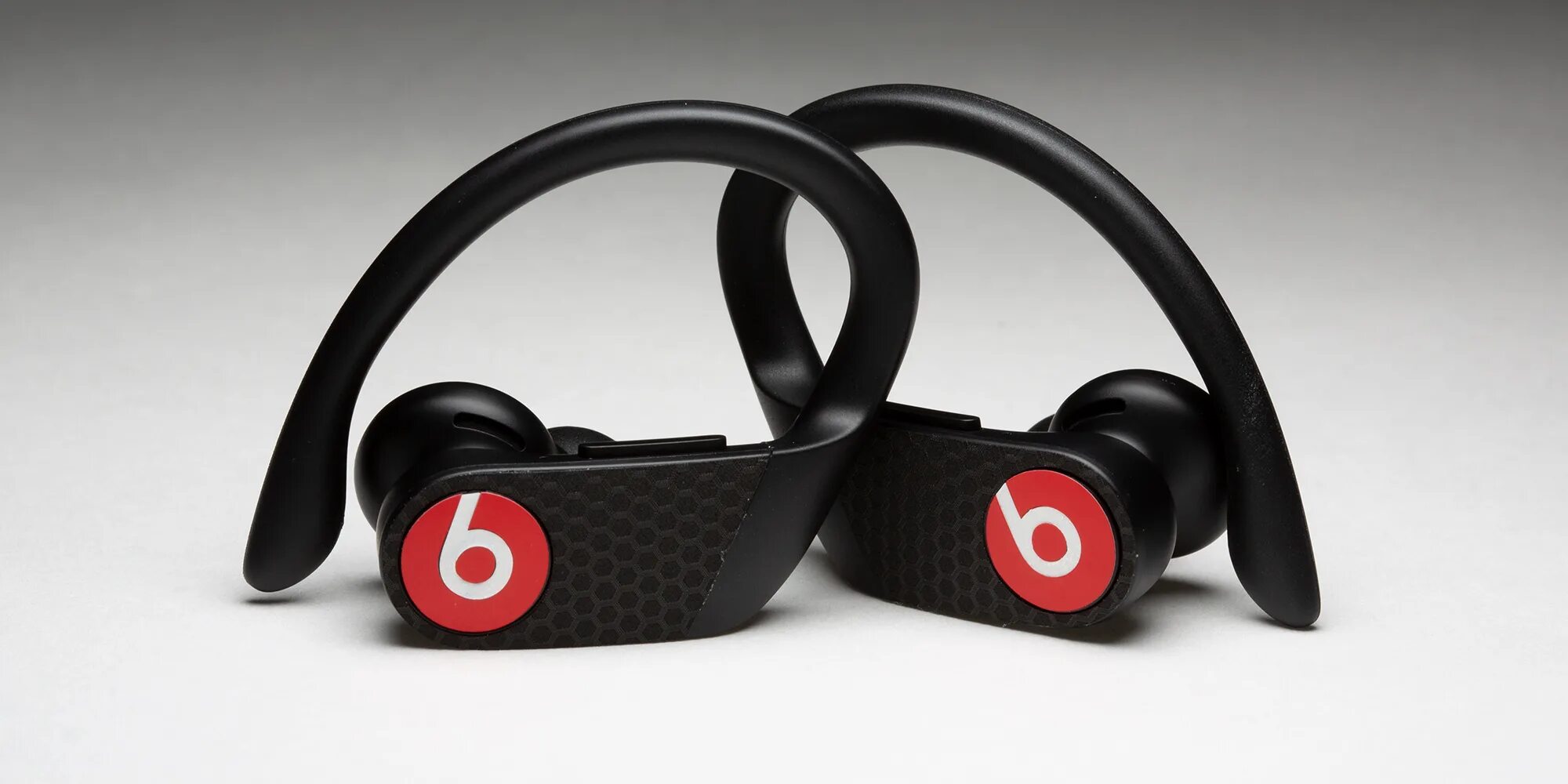 Битс слушать. Beats POWERBEATS Pro. POWERBEATS a2015. Beats POWERBEATS Pro, Lava Red. Beats POWERBEATS Pro звук.