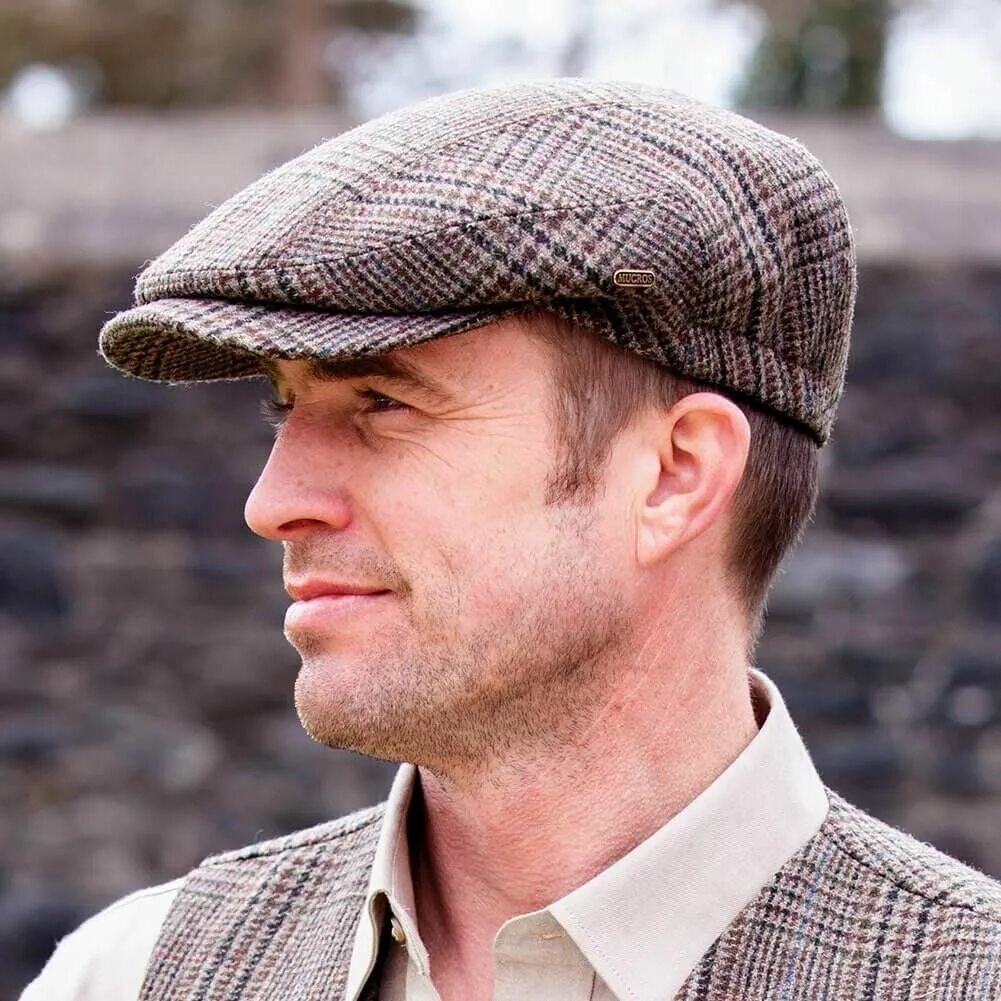 Home hat. Ирландская твидовая кепка. Кепка Harris Tweed Brown Plaid. Твидовая кепка мужская восьмиклинка.