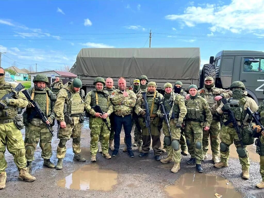 День добровольца военного. Добровольцы на Донбасс. Сирийские добровольцы на Украине. Военные добровольцы. Добровольцы на Донбассе 2014.