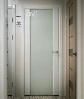 Дверь с тремя петлями