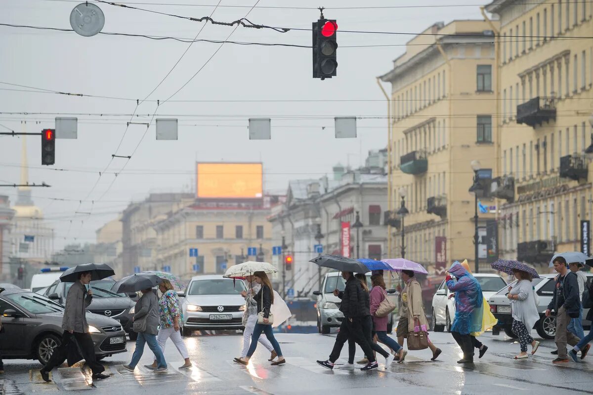 Какая сегодня в спб. Дождь в Питере. Ливень в Питере. Ветер в Петербурге. Климат Санкт Петербурга.