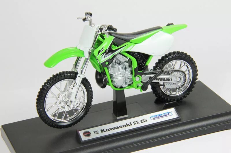 Кроссовую модель. Kawasaki kx 250 2002. berado модель 1 18 kawasaki kx250f. моделька кавасаки kx 250. моделька мотоцикла кавасаки 1400.