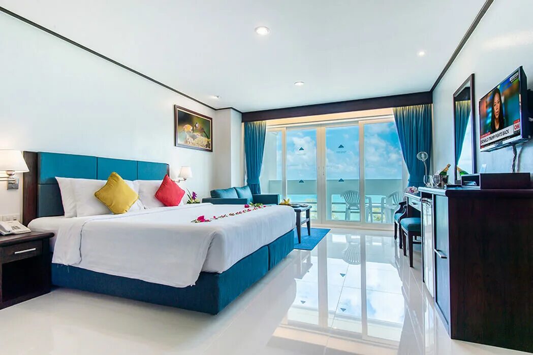 Andaman beach suites. Отель Тайланд Andaman Beach. Андаман Бич Сьютс Пхукет. Andaman Beach Suites 4*. The Andaman Beach Hotel 4* Patong, Пхукет.