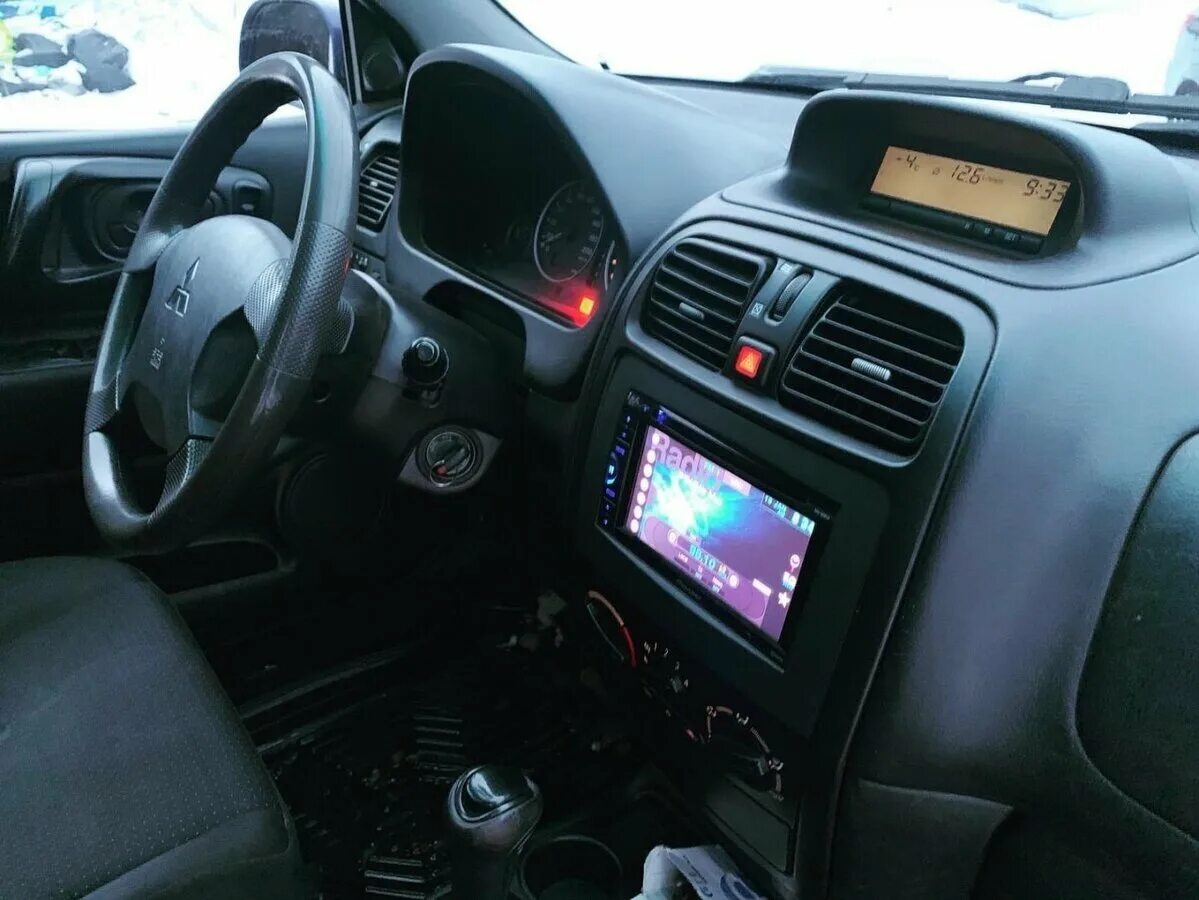 Mitsubishi space star штатная магнитола. Mitsubishi space star новая магнитола. Магнитола митсубиси спейс стар. Магнитола на mitsubishi space star 1999. Mitsubishi space star новая магнитола.