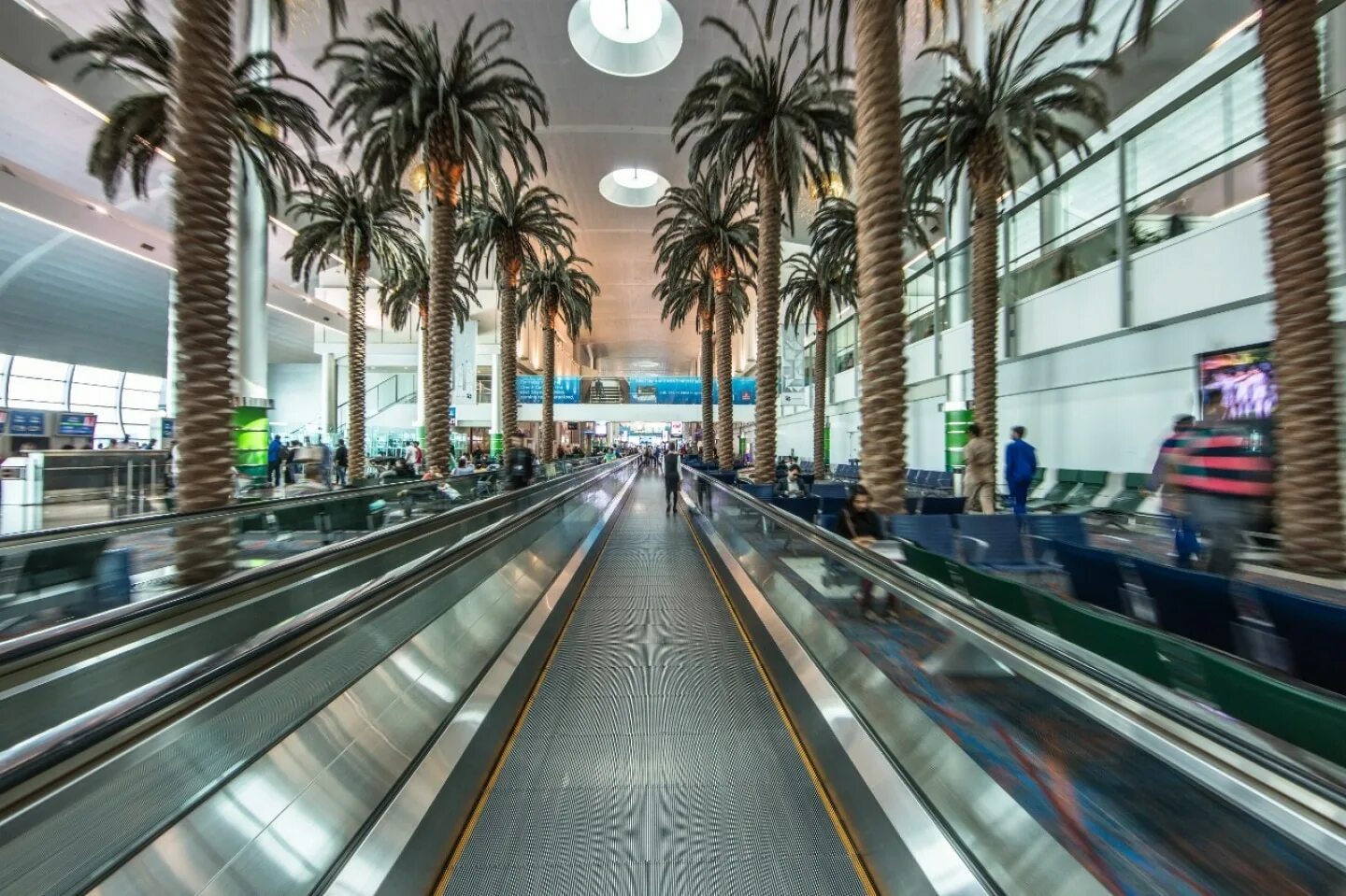 Дубайский аэропорт. Международный аэропорт Дубай. Аэропорт Дубай (Dubai International Airport). Dubai DXB аэропорт. Международный аэропорт Дубай внутри.