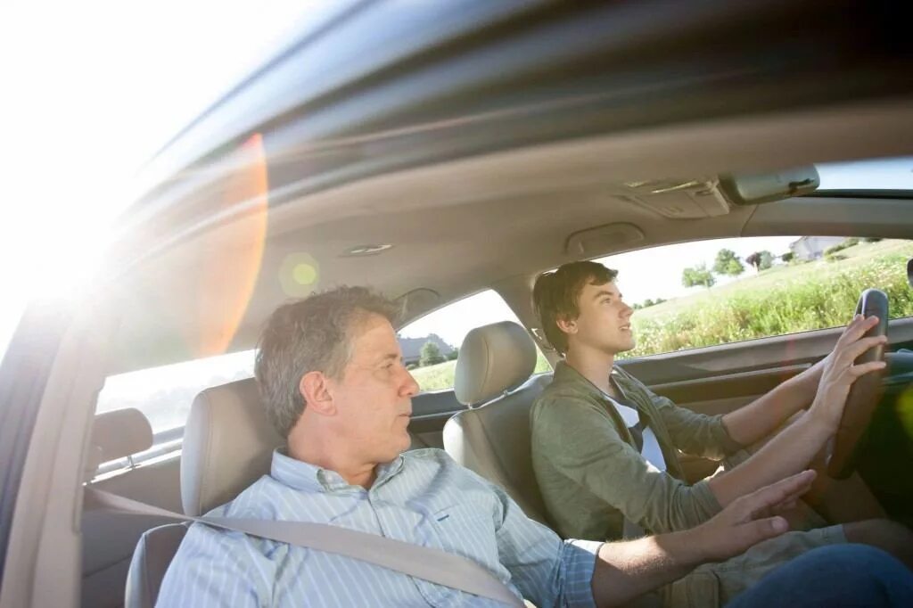 Dad drive. Вождения автомобиля самарканд. dad driving. driver and safety passenger. братья тарасовы учит водить машину.