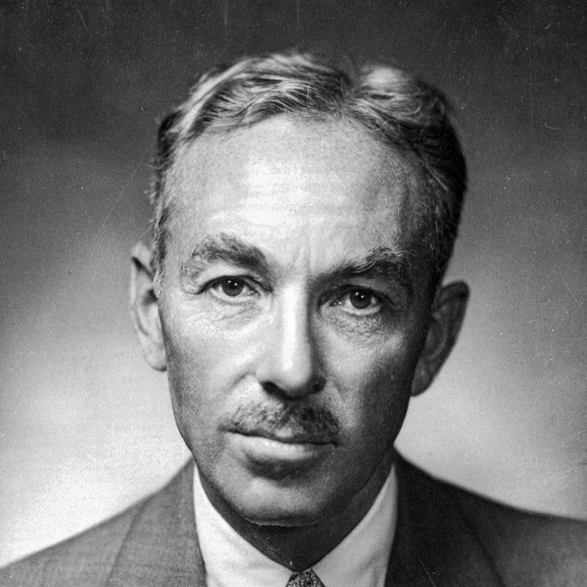 Элвин брукс уайт портрет. Элвин брукс уайт портрет. Elwyn brooks white; 11 июля 1899 — 1 октября 1985. Писатель уайт книги. In his early fifties.