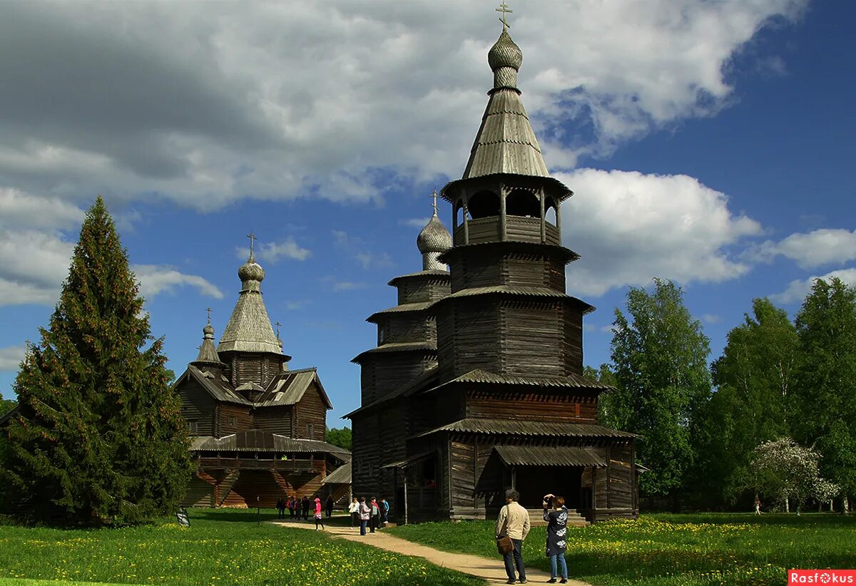 Музей народного деревянного зодчества витославлицы великий. Музей Витославлицы Великий Новгород. Музей деревянного зодчества Витославлицы. Новгородский музей деревянного зодчества Витославлицы. Заповедник Витославлицы Великий Новгород.