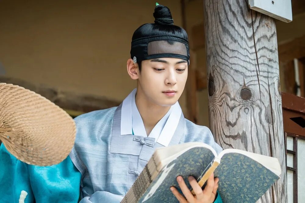 новичок-историк ку хэ-рён. новичок-историк гу хэ рён дорама 2019. новичок гу хе рен. чха ын-у новичок-историк гу хэ рён. новичок гу хе рен.