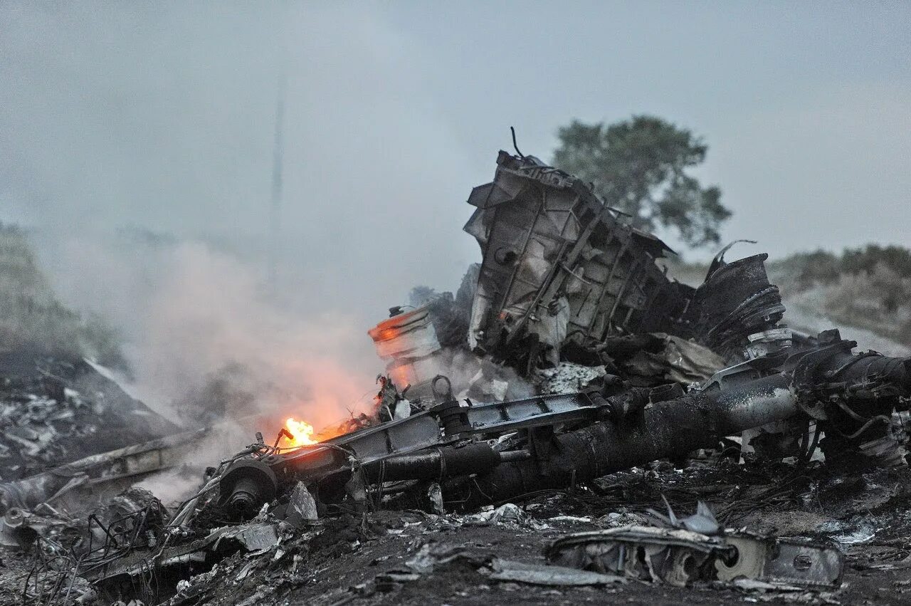 крушение малазийского «боинга» 2014. сбитый пассажирский самолет над украиной. сбитый пассажирский самолет над украиной. сбитый пассажирский самолет над украиной. сбитый пассажирский самолет над украиной.