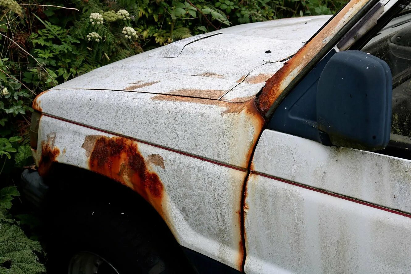 Въевшаяся ржавчина. Газель 3302 ржавый. ржавчина на авто. ржавый кузов. коррозия авто.