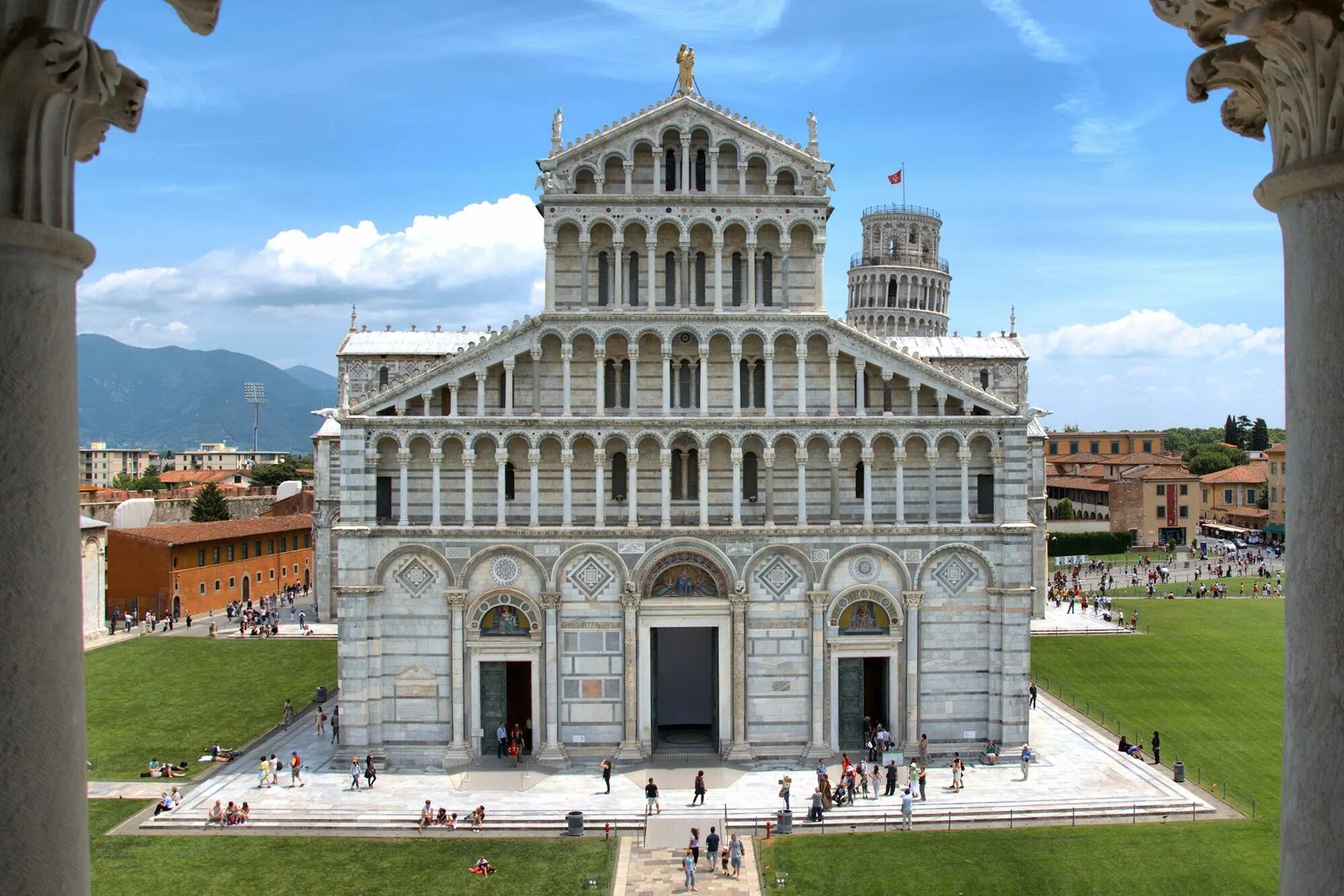 пизанский собор романский стиль. пизанский кафедральный собор. пизанский собор романский стиль. пизанский собор италия. романские соборы италии.