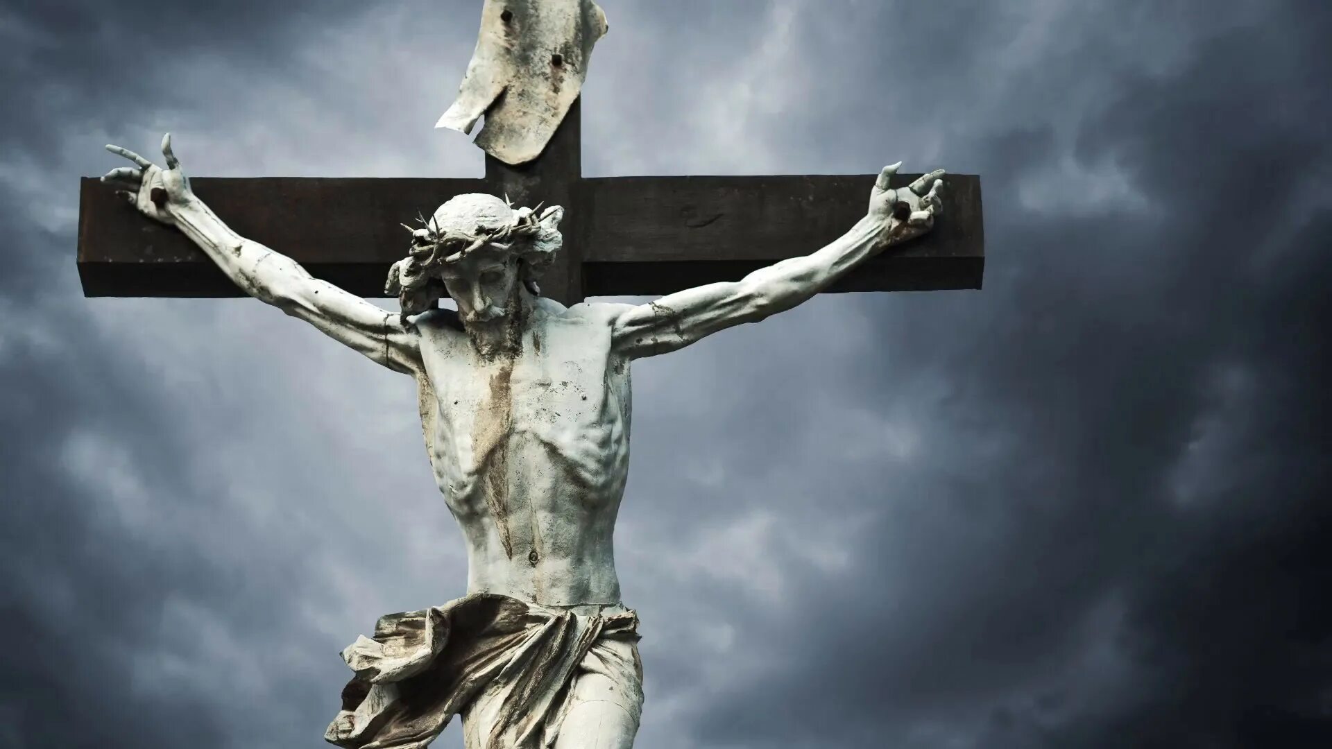 Крест распятие христа. Распятие Иисуса Христа статуя. Распятие Христа скульптура. Иисус на кресте скульптура.
