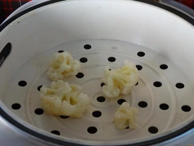 Омлет на пару в мультиварке. Омлет из мультиварки. Омлет в мультиварке в формочка. Паровой омлет в пароварке. Омлет в мультиварке поларис.