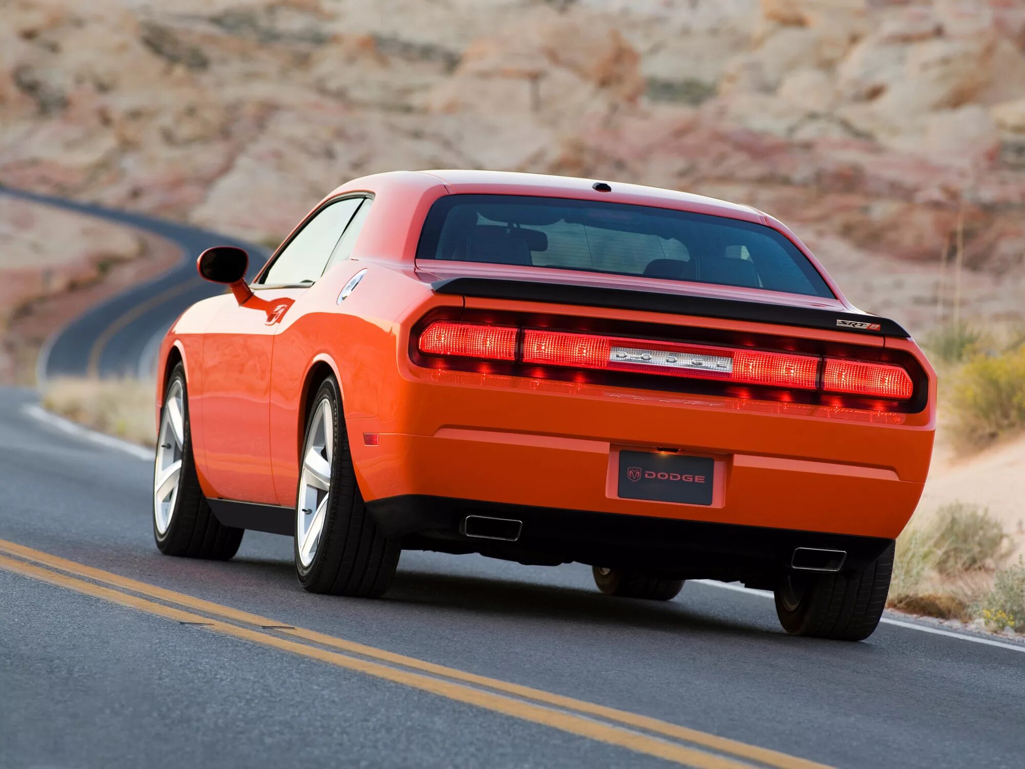 Машина додж челленджер. Dodge Challenger srt8. Dodge Challenger srt 2008. Dodge Challenger srt8 2008. Додж Челленджер СРТ 2008.