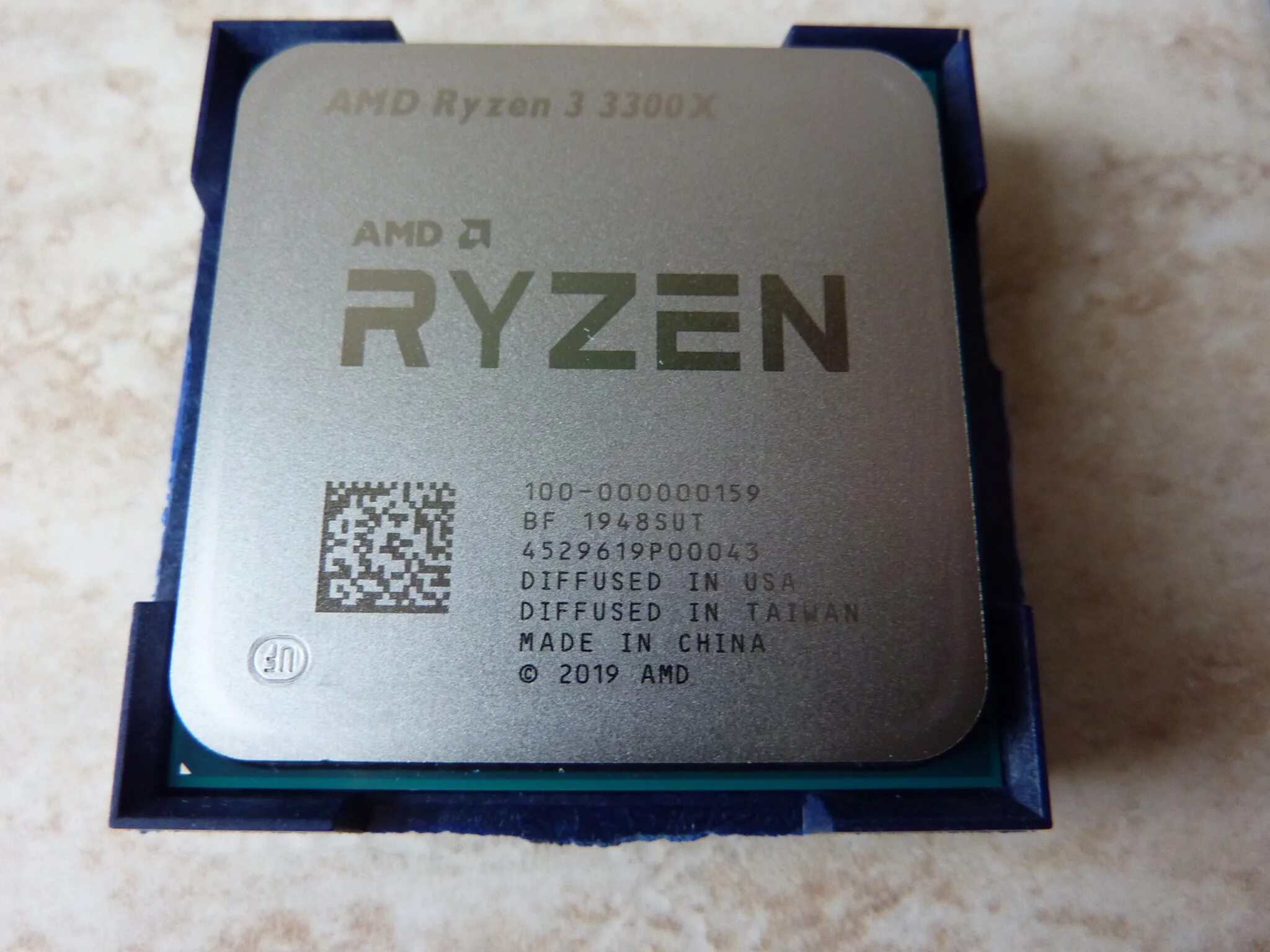 Ryzen 3 игра. Процессор AMD Ryzen 3 3200g. AMD Ryzen 3 3300x. Процессор AMD am4 Ryzen 3 3300x. Процессор sam4 AMD Ryzen 3 3200g Tray.