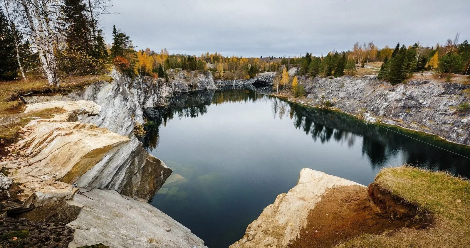 Недалеко от сортавалы. Кивач горный парк рускеала. Городок сортавала в карелии. Горный парк рускеала. Южная карелия сортавала.