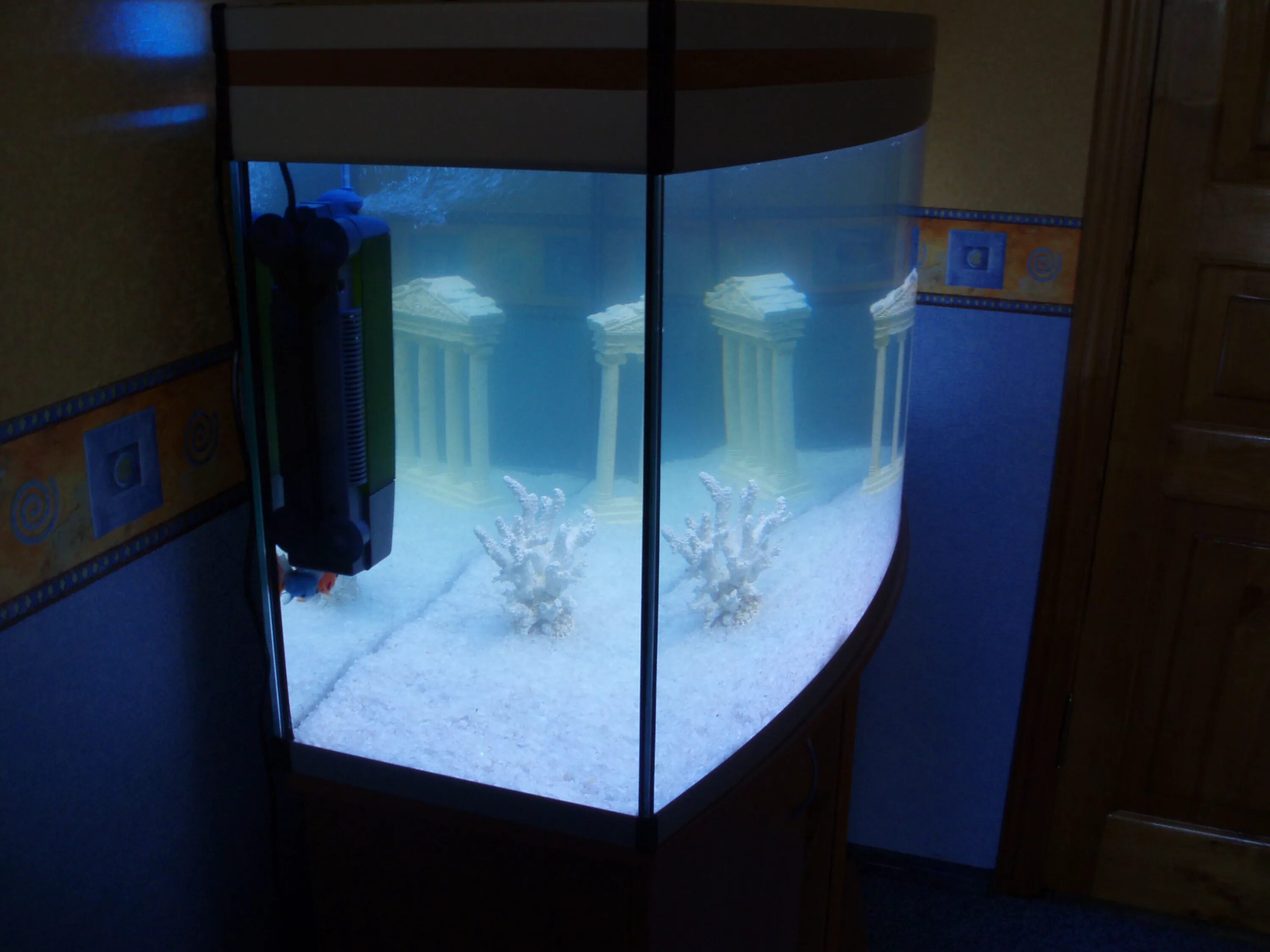 Выключать ли фильтр в аквариуме на ночь. Аквариум Aquael 170 литров. Aquael 170 литров панорамный. Аквариум Aquael 170 литров габариты. Кислород для аквариума.