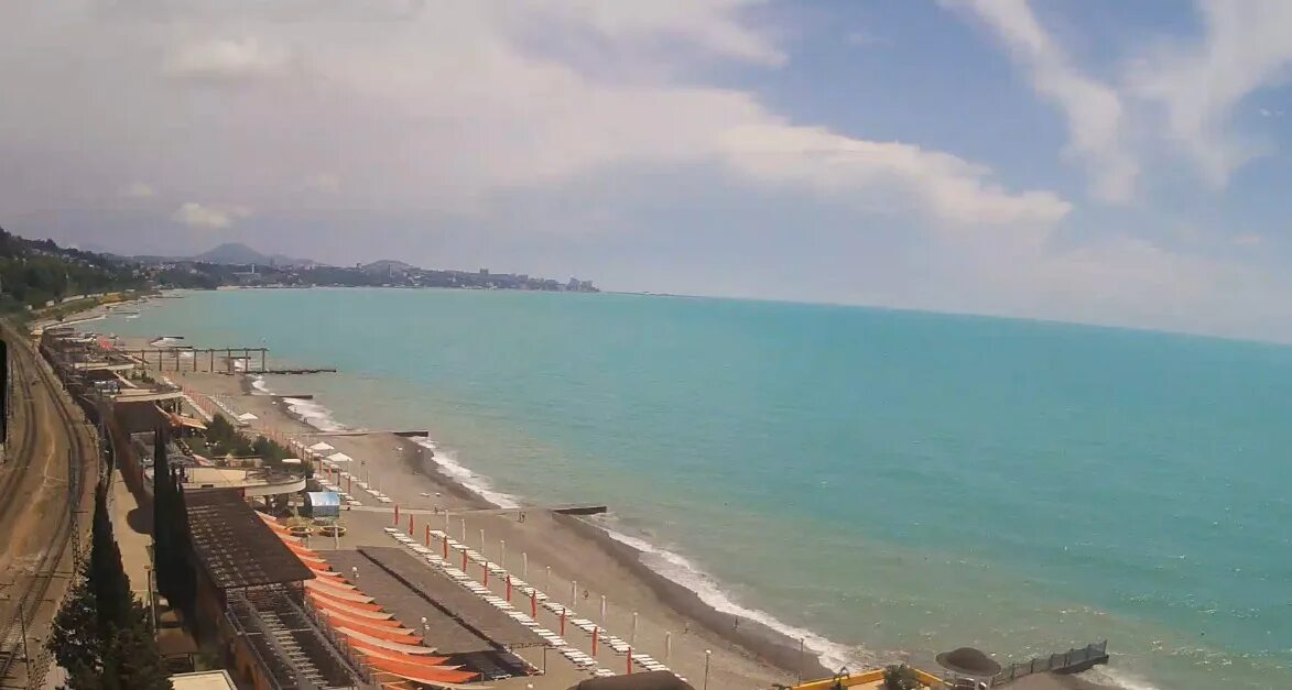 Апарт отель лучезарный сочи. Оазис адлер 3. Выход в моря в сочи. Сочи лазаревское пляж. Открытое море сочи.