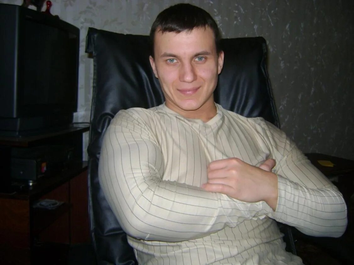 Знакомства мужчины новосибирск 55. Мужчина 39 лет. Мужчина 38 лет. Фото реальных людей.