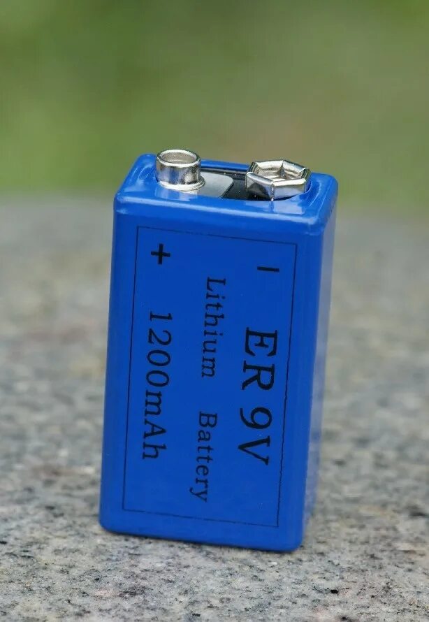 Battery 9. Батарея аккумуляторная er9v 1200 МАЧ. Батарея литиевая 9v. 9 Вольтовые литиевые батарейки. Аккумулятор li 9.9 v 1800ma.