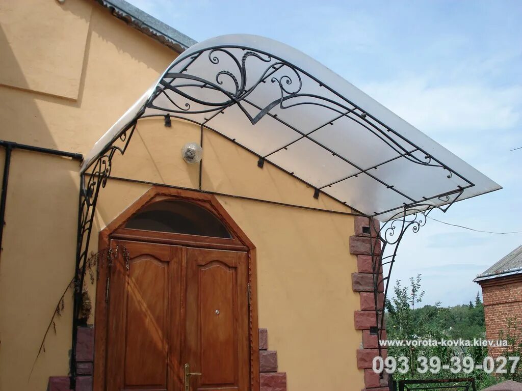 козырек stoprain 280*930*1200мм бронзовый. козырек металлический над крыльцом. навес над крыльцом из поликарбоната. крыльцо с навесом. красивые навесы над крыльцом.