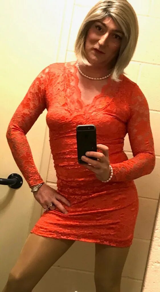 Роковая женщина. Becoming femme. Transgender boys feminine dresses писсуар. Becoming femme cd. Become femme.