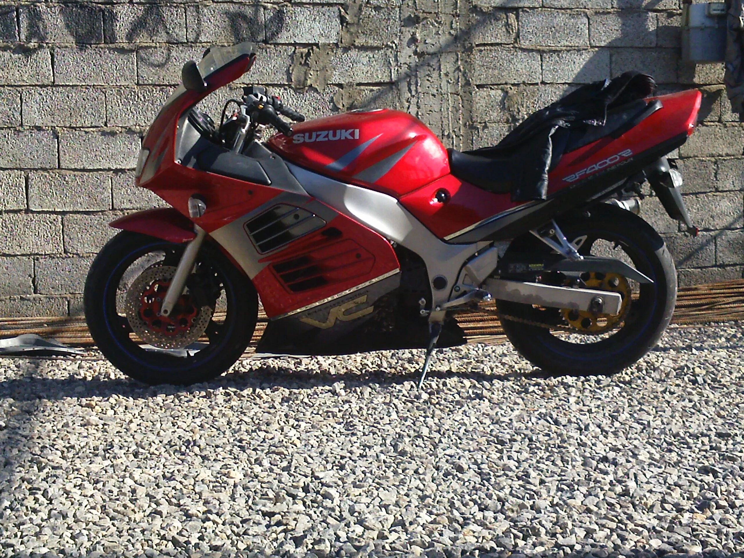 600 российских. 600 российских. Suzuki rf400rv. Suzuki rf600 f. Пятитысячная купюра банка приколов.