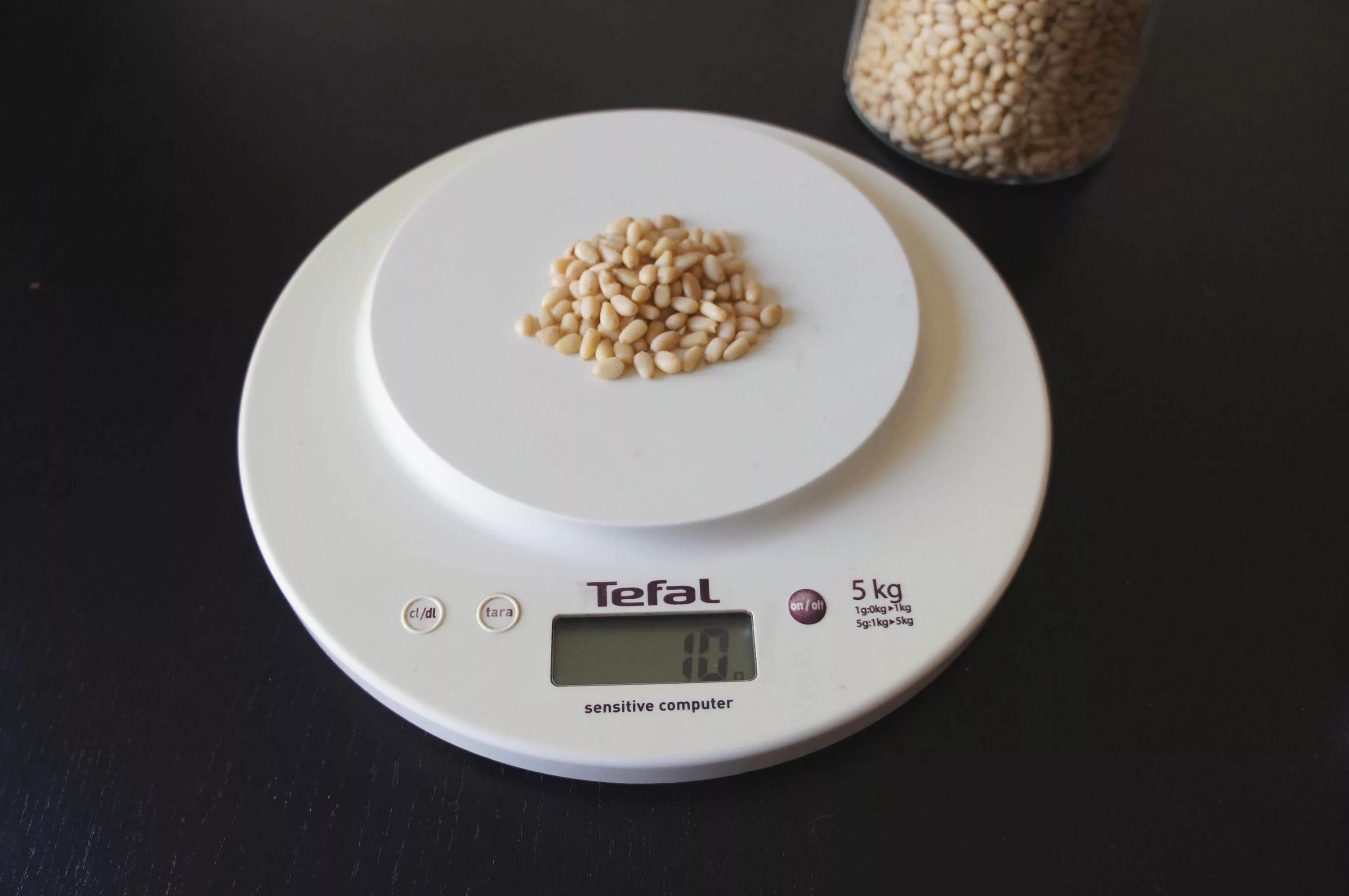 Фото как выглядит 30 грамм. Фундук калорийность на 100 грамм. 30 грамм жира. 100 грамм орехов арахис. 30 грамм жира.