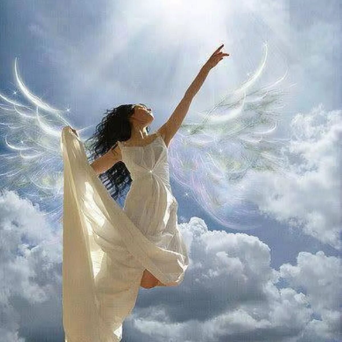 Духовно счастливый человек. Девушка летает. Небесные ангелы. Полет души. Летающая женщина.