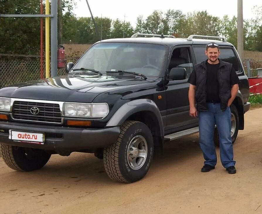крузак 200 матовый. типичный хозяин крузака. Toyota land cruiser 200 с человеком. типичный владелец крузака. крузак 200 черный матовый.
