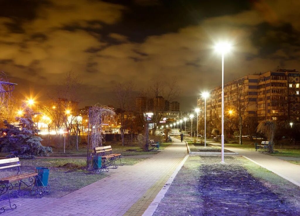 Светлый город серпухов. Светлый город московская область. Освещение в подмосковье. Светлый город уличное освещение. Орехово-зуево освещение.
